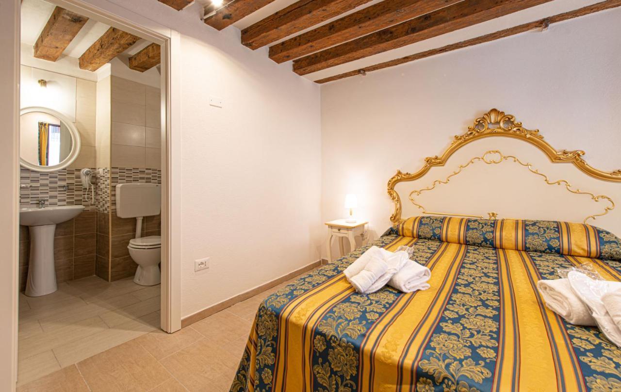 Ca' Leoncino - Venice Canal Front Apartment 외부 사진